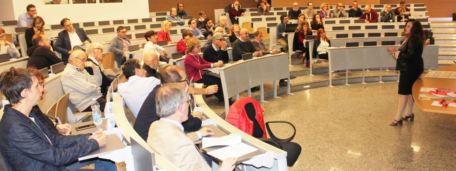 La Rettrice Giovanna Iannantuoni durante il suo intervento al Consiglio di Dipartimento di Fisica